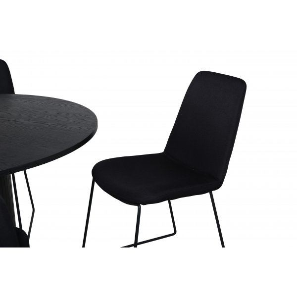 Bianca Matgrupp runt svart matbord med 4 st Muce svart stolar