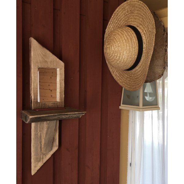 Vgghylla med Spegel - tervunnet tr