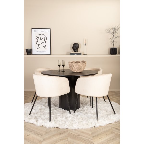 Bianca Matgrupp runt svart matbord med 4 st Berit beige stolar Bianca Matgrupp runt svart matbord med 4 st Berit beige stolar
