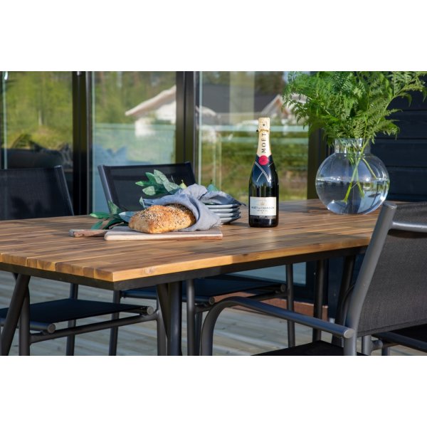 Chan matbord 200 x 100 cm - Svart/Natur Chan matbord 200 x 100 cm - Svart/Natur