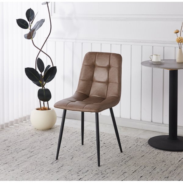 Matgrupp Sand� matbord �120cm i vit terazzo med 4st Delta matstol i brun vintage