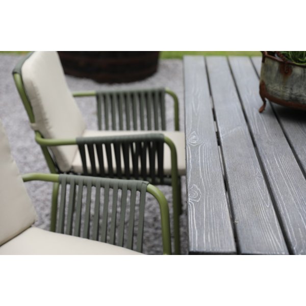 Matgrupp Scottsdale bord 150 cm i Shabby Chic grå inklusive 4 st gröna stapelbara Lincoln stolar Matgrupp Scottsdale bord 150 cm i Shabby Chic grå inklusive 4 st gröna stapelbara Lincoln stolar