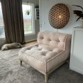 Kundbild Ravlunda ljusrosa fåtölj: Stor och härlig fåtölj