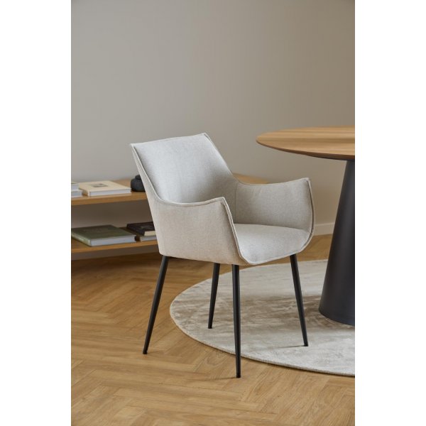 Bonita karmstol - Beige chenille/matt svart Bonita karmstol - Beige chenille/matt svart